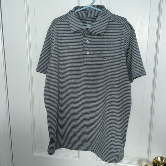 Vineyard Vines - Picture 1 of 3